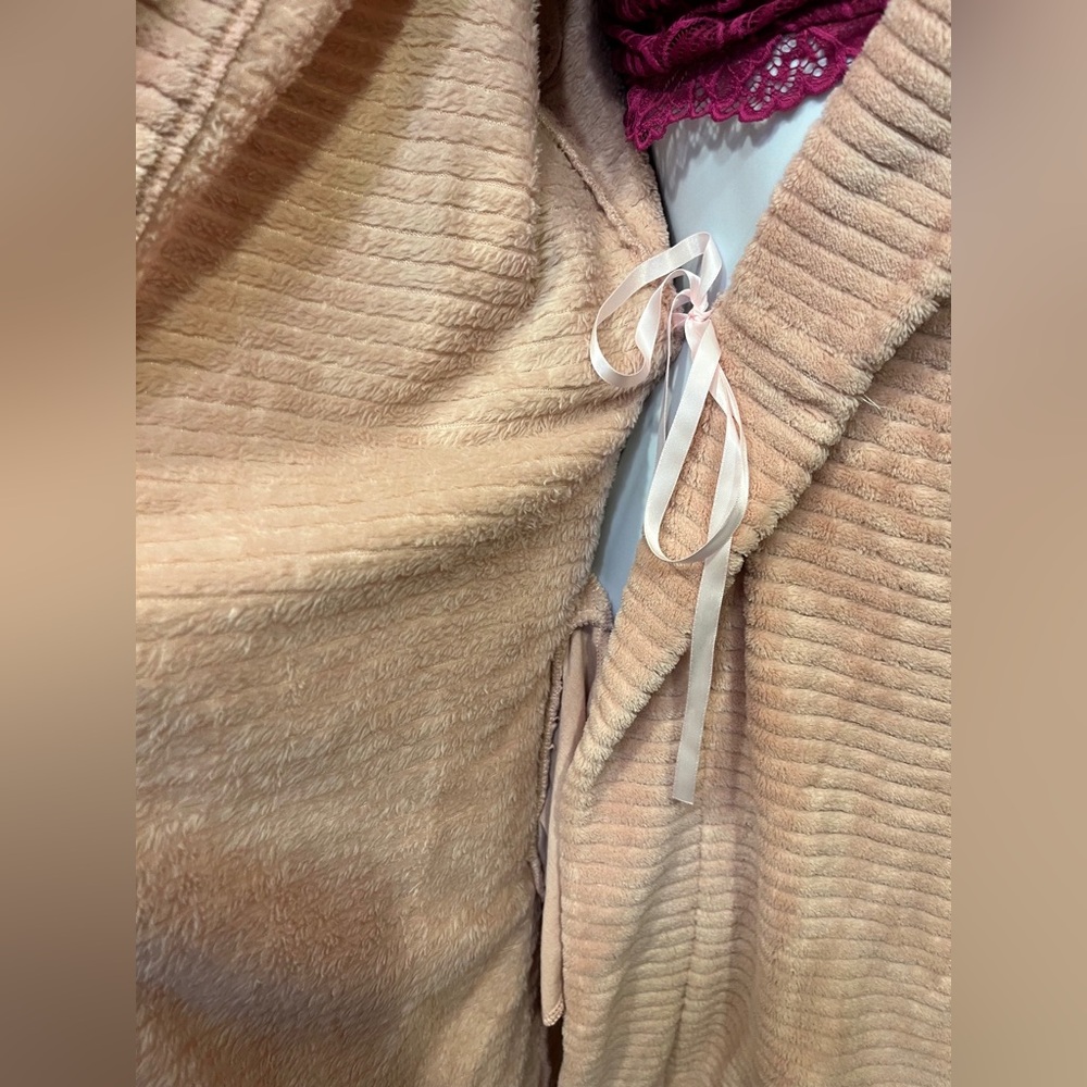 Comfy Pink Robe - Picture 5 of 5